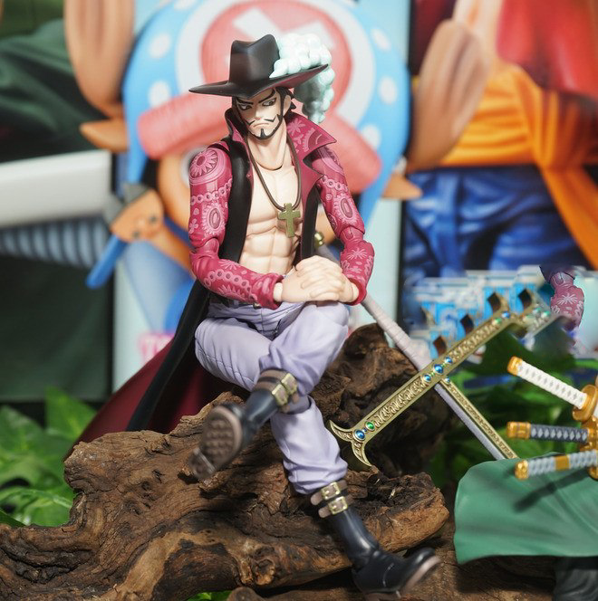 Dracule Juraquille Mihawk Action Figure 23cm