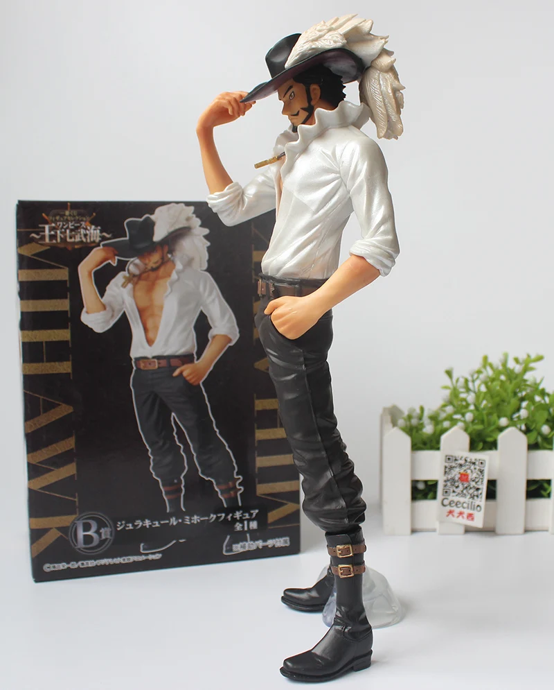 Dracule Mihawk Action Figure Model 28CM