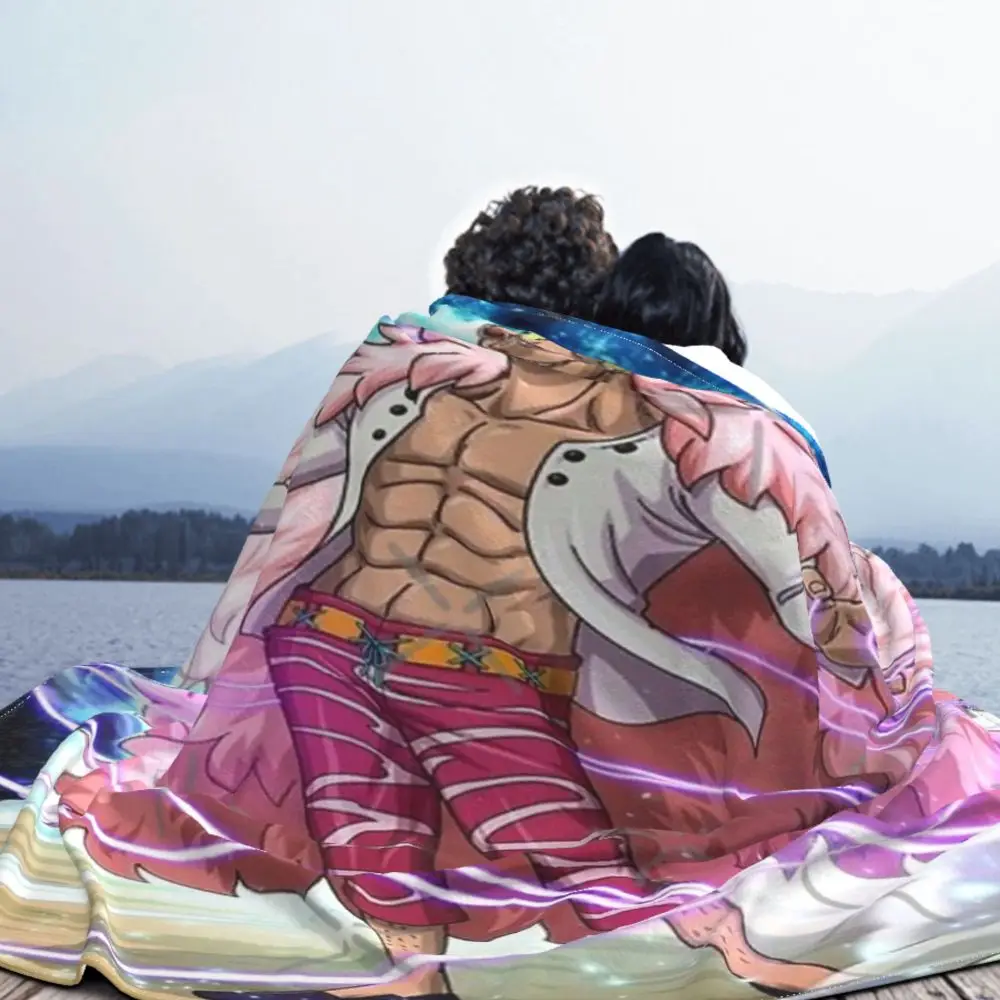 Doflamingo flannel cover blanket