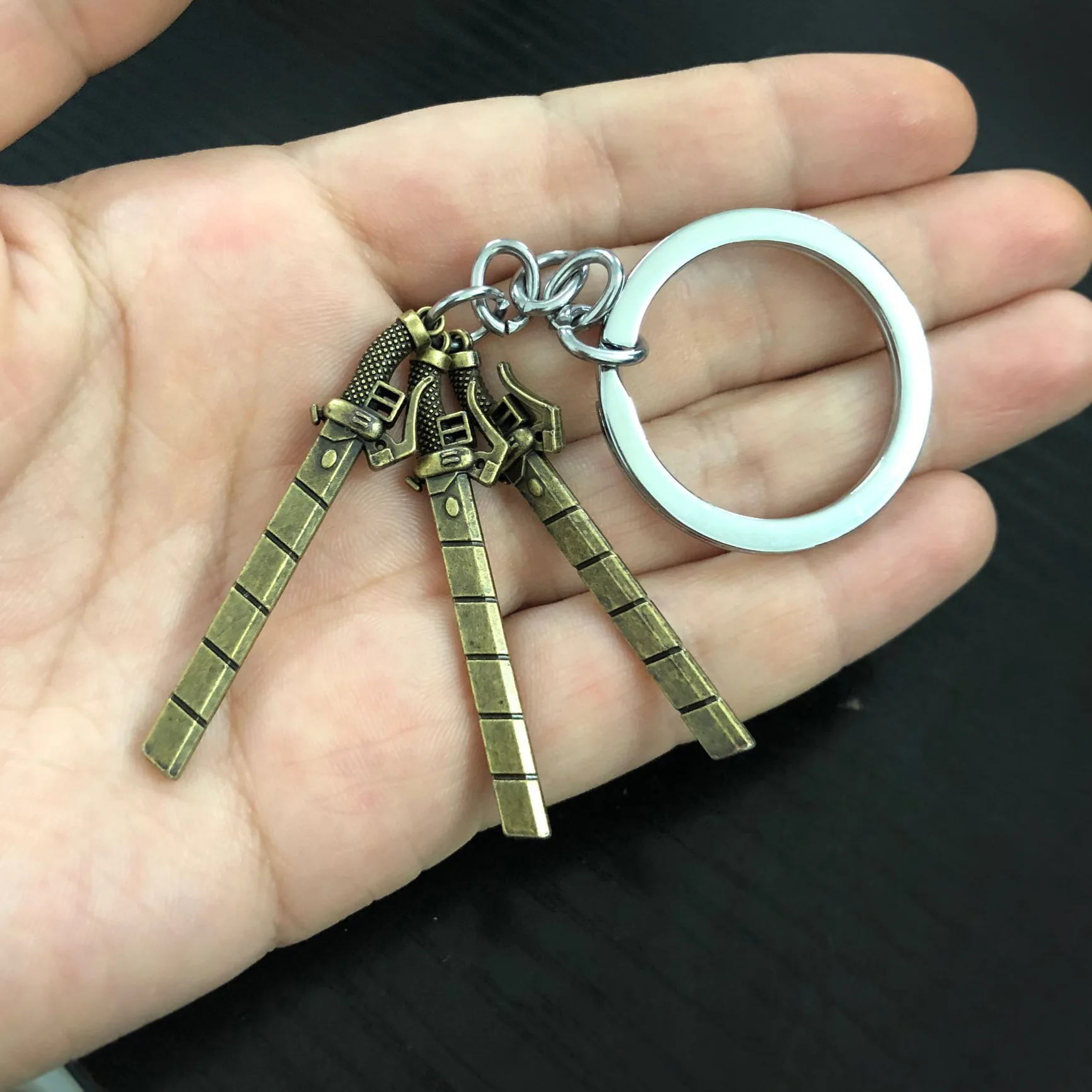 Anime Attack on Titan Scout Regiment Knife Necklaces Mikasa Ackerman Eren Jaeger Levi Ackerman Metal Key Chains Pendants Figure